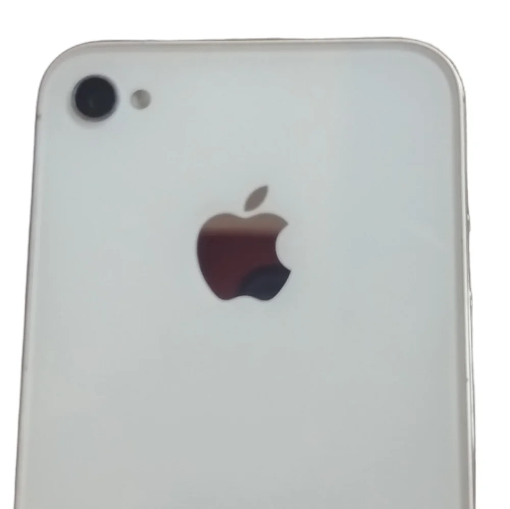 White Apple iPhone 4S Jailbroke & Carrier Unlocked with Charging Cord